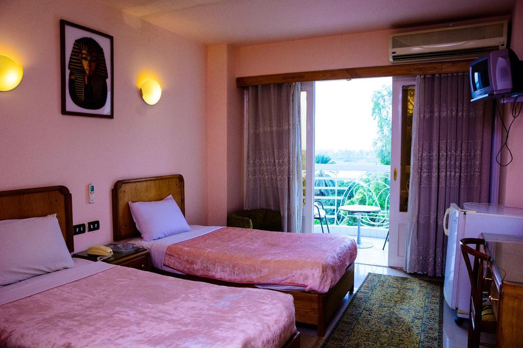 New Pola Hotel Luxor Luaran gambar