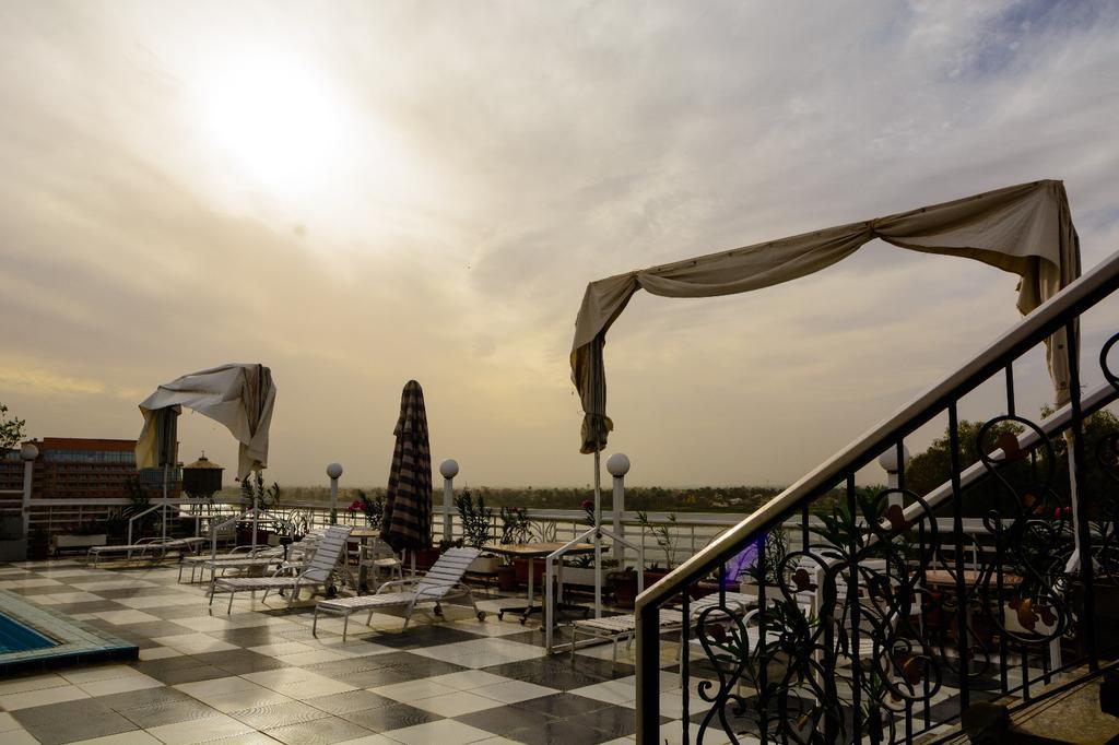 New Pola Hotel Luxor Luaran gambar