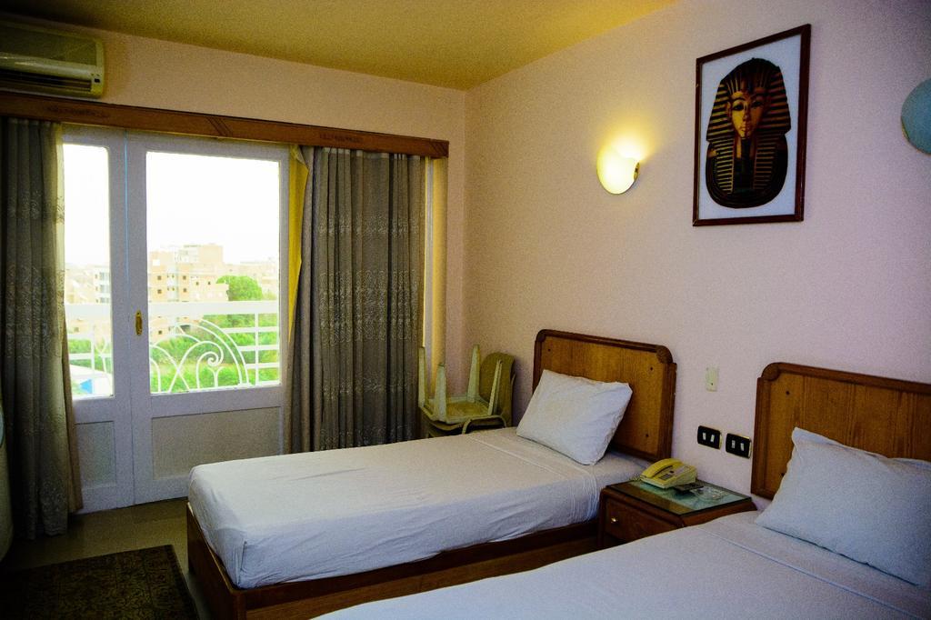 New Pola Hotel Luxor Luaran gambar